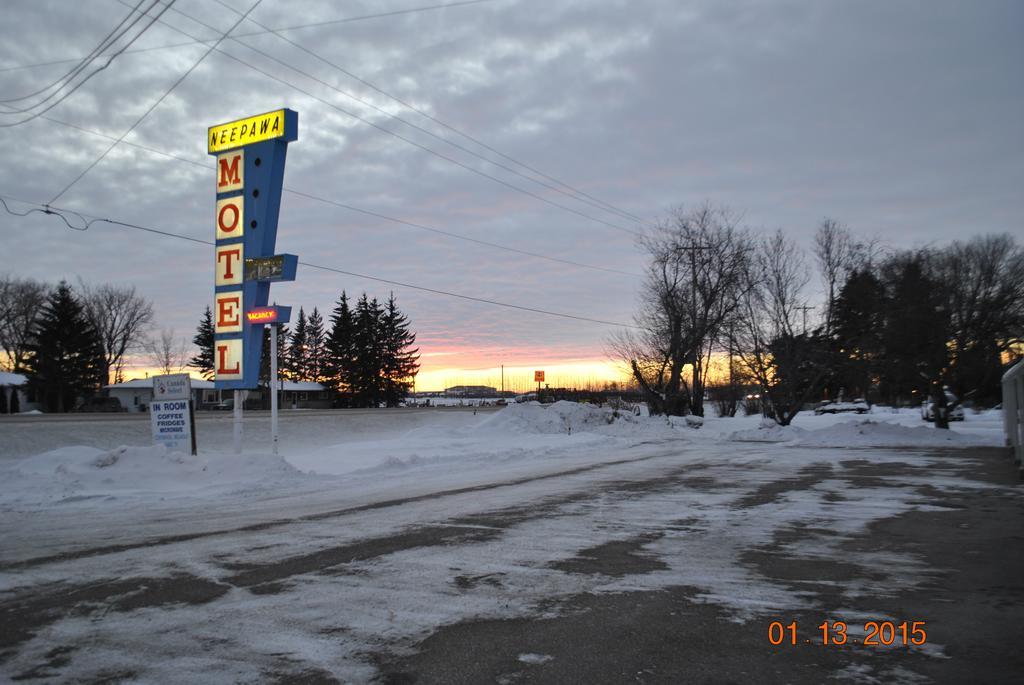 Neepawa Motel Eksteriør billede